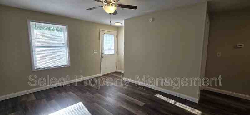 2801 Sandarac Ln - Photo 4 of 22