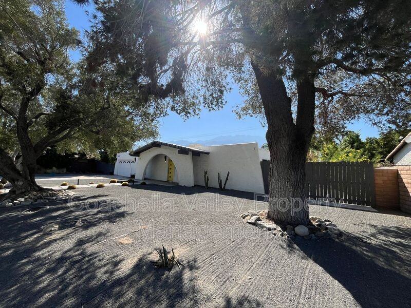 1755 N Viminal Rd - Photo 2 of 3