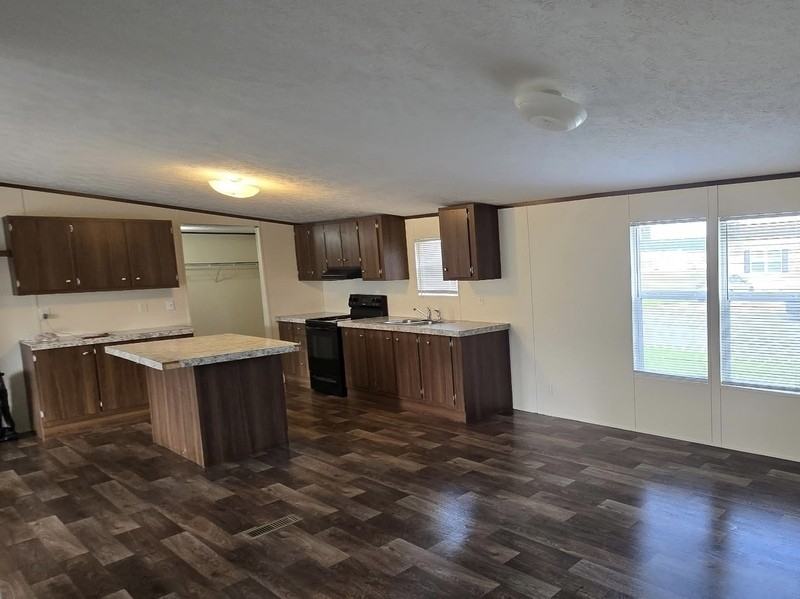 254 Banyan Ave - Photo 2 of 6