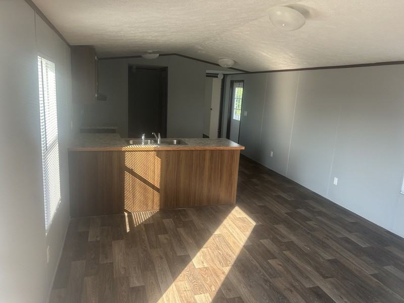 306 Banyan Ave - Photo 2 of 4