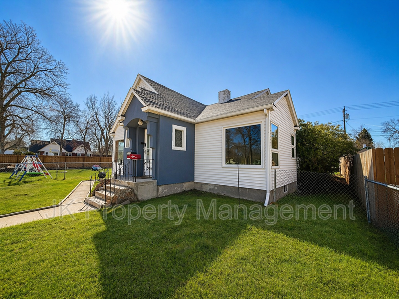 2920 3rd Ave N - Photo 3 of 50