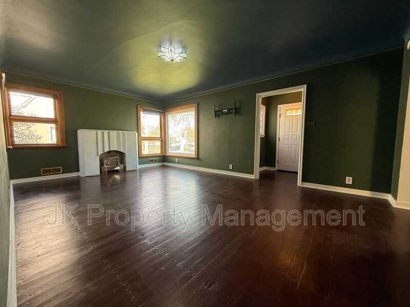 2920 3rd Ave N - Photo 6 of 50