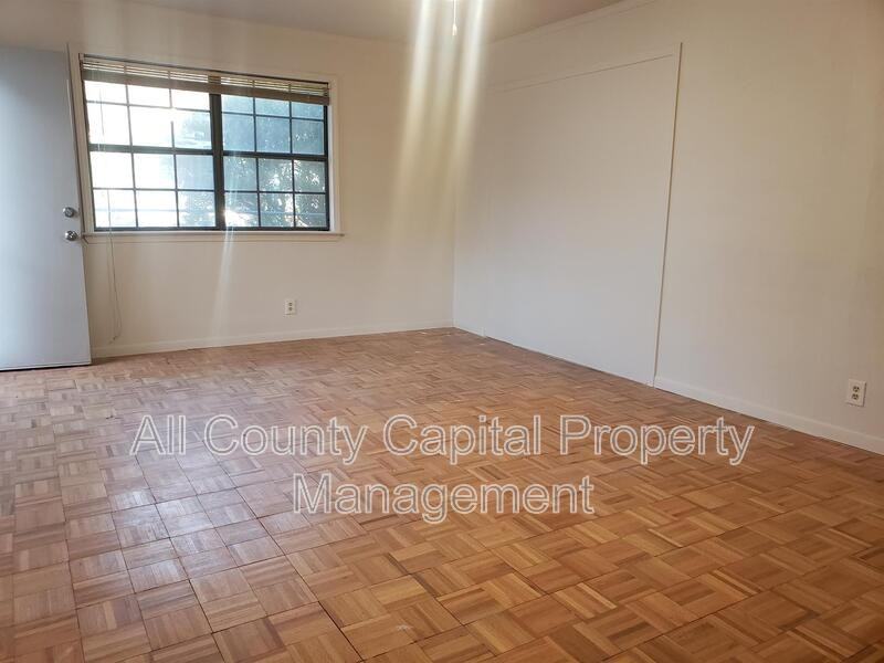 609 Bissonet Ln #609 - Photo 5 of 13