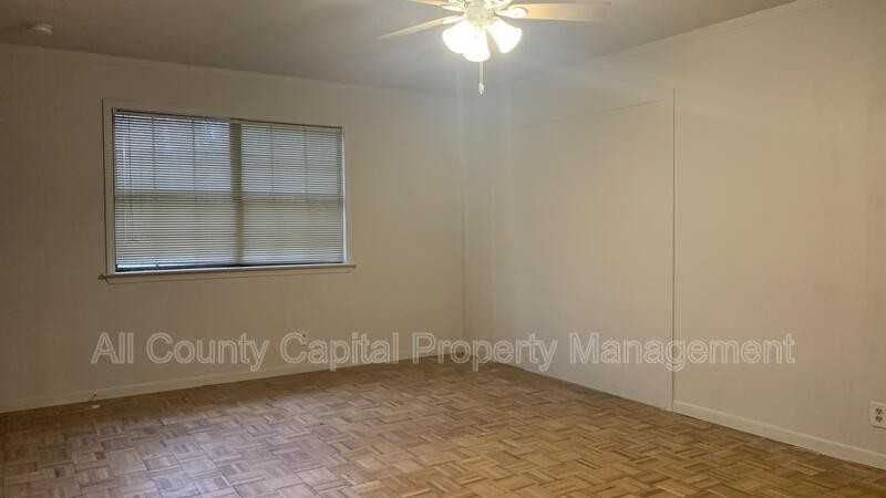 609 Bissonet Ln #609 - Photo 6 of 13