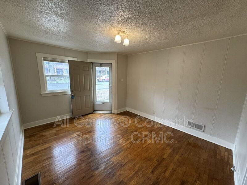 1431 W Kiowa St #2 - Photo 2 of 11