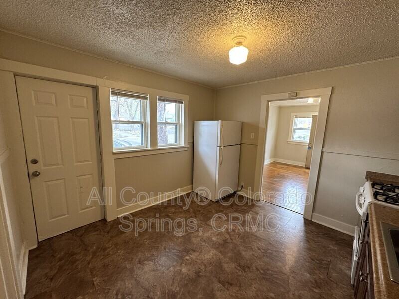 1431 W Kiowa St #2 - Photo 5 of 11