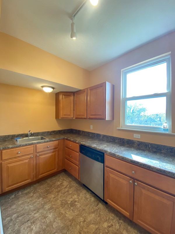 820 Bayridge Ave #2 - Photo 4 of 17