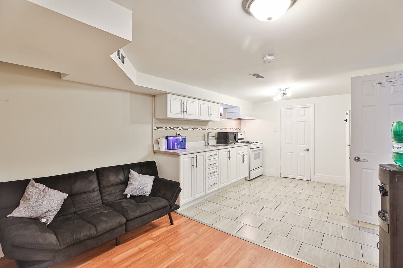 16 Yarrow Road - Photo 2 of 10