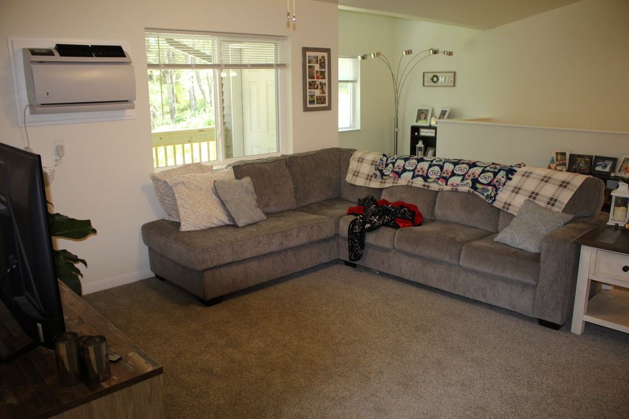 Crooked River Apartments - Photo 6 of 11