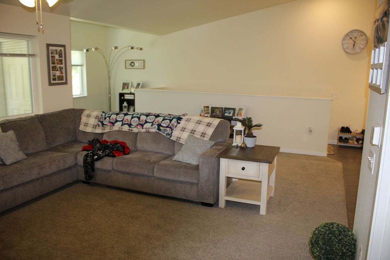 Crooked River Apartments - Photo 7 of 11
