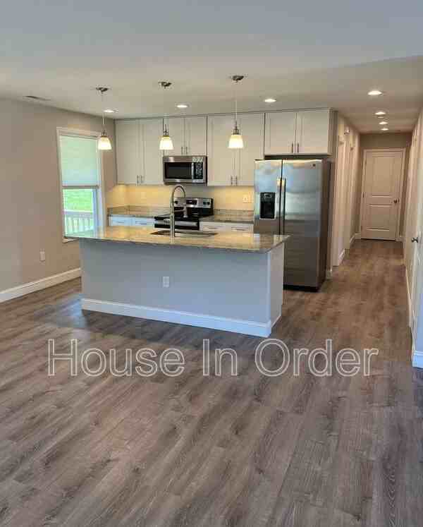 102 Zoeys Cove Rd - Photo 5 of 15