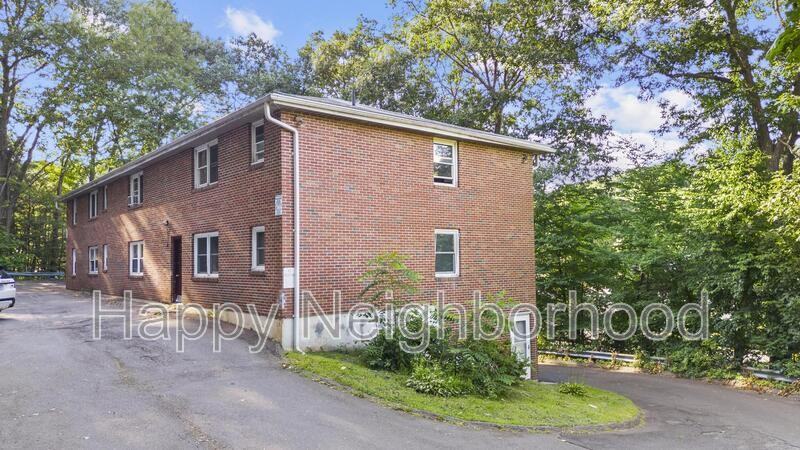 451 Divinity St #E - Photo 4 of 16