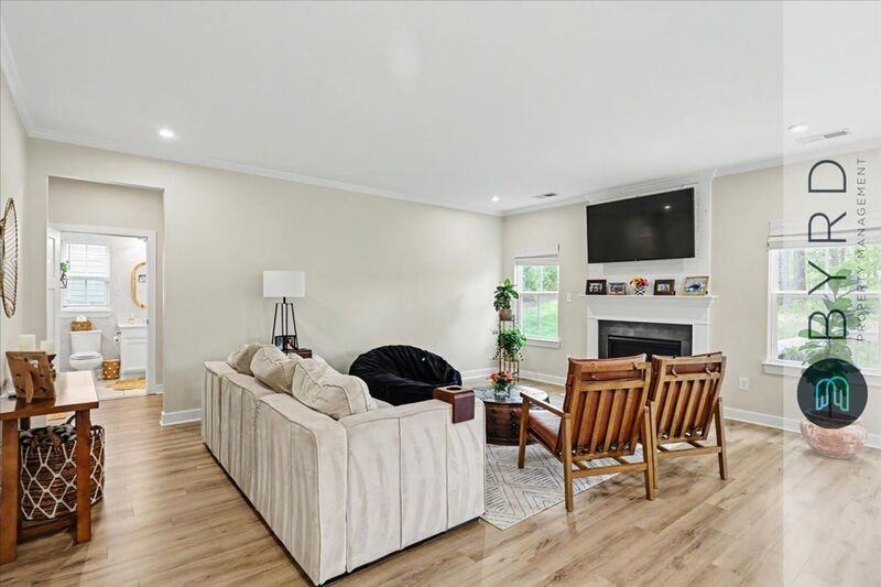 18113 Sagamore Dr - Photo 5 of 35