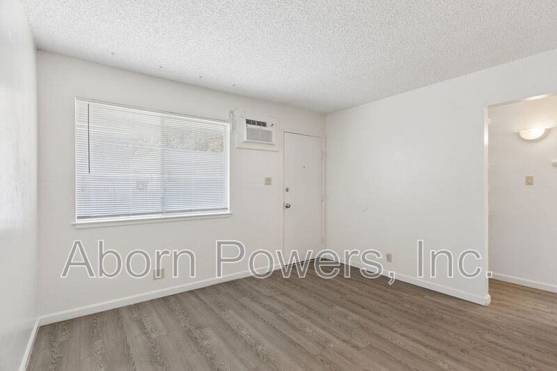 2807 Manor Dr #15 - Photo 3 of 12