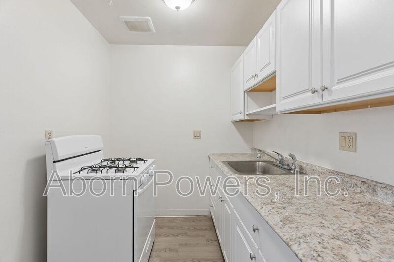 2807 Manor Dr #15 - Photo 6 of 12