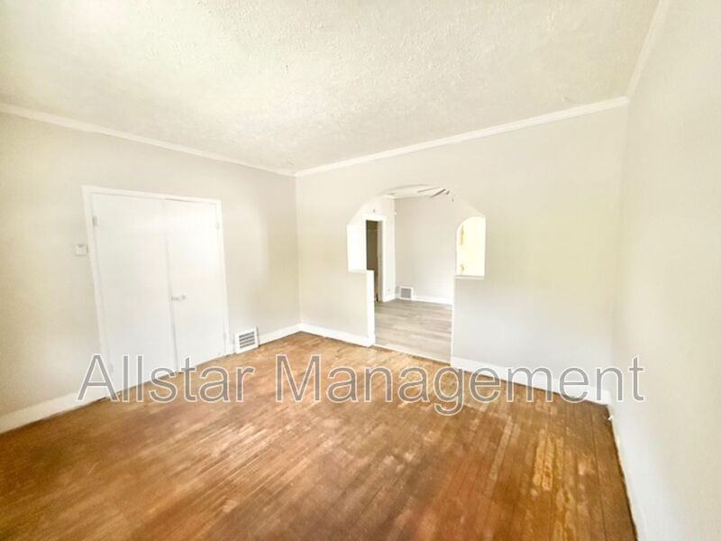 6706 Gertrude Ave - Photo 3 of 38