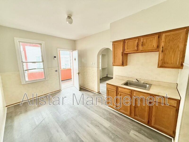 6706 Gertrude Ave - Photo 5 of 38