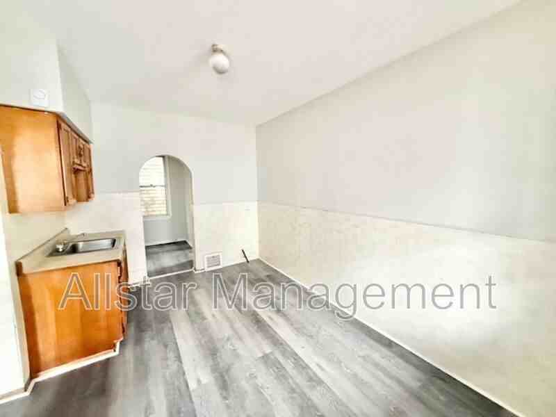 6706 Gertrude Ave - Photo 6 of 38