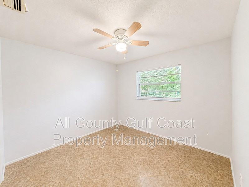 4727 34th St W - Photo 6 of 10