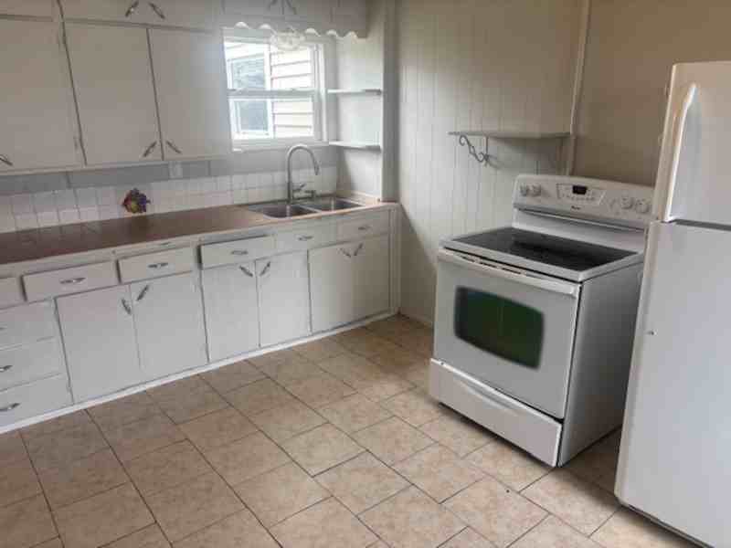 1611 Ontario Ave - Photo 2 of 9