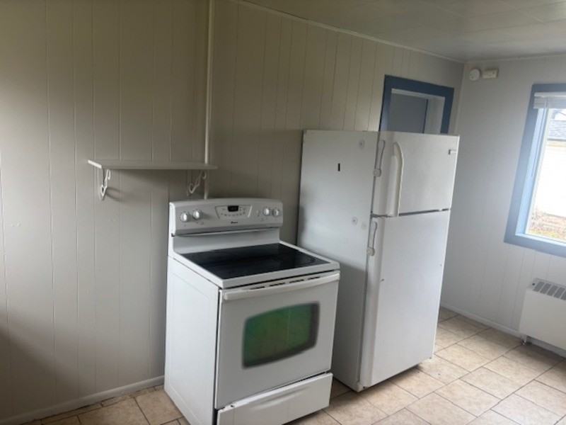 1611 Ontario Ave - Photo 3 of 9