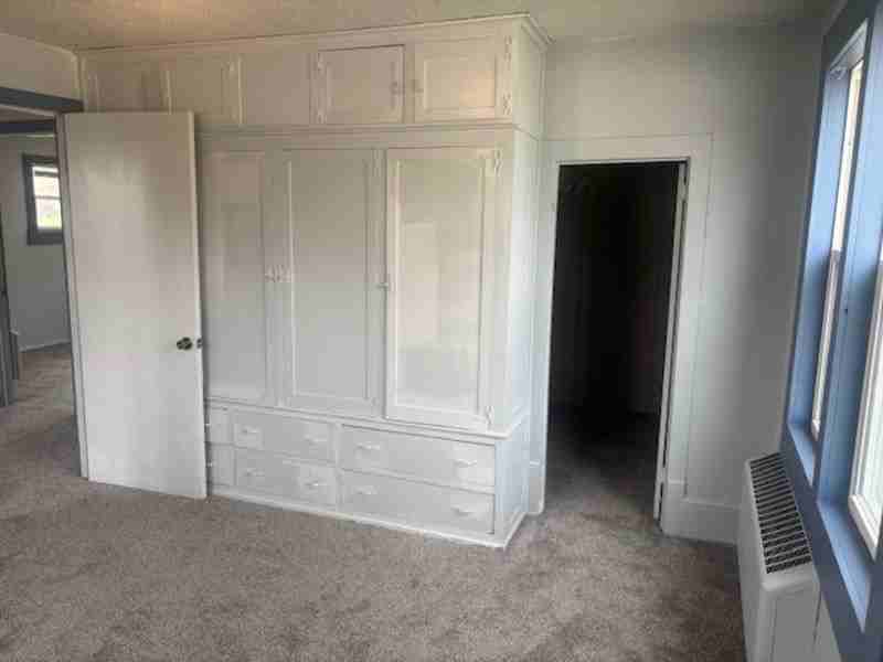 1611 Ontario Ave - Photo 6 of 9