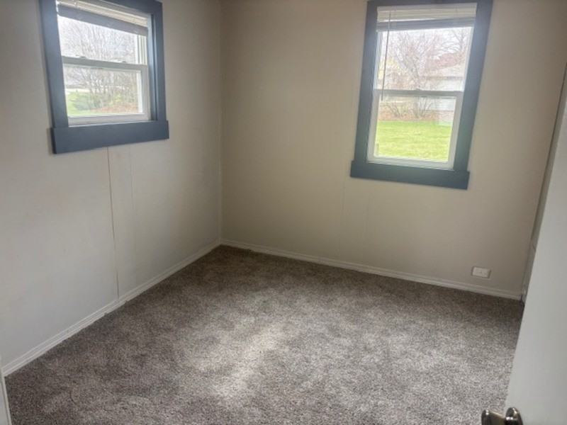 1611 Ontario Ave - Photo 7 of 9