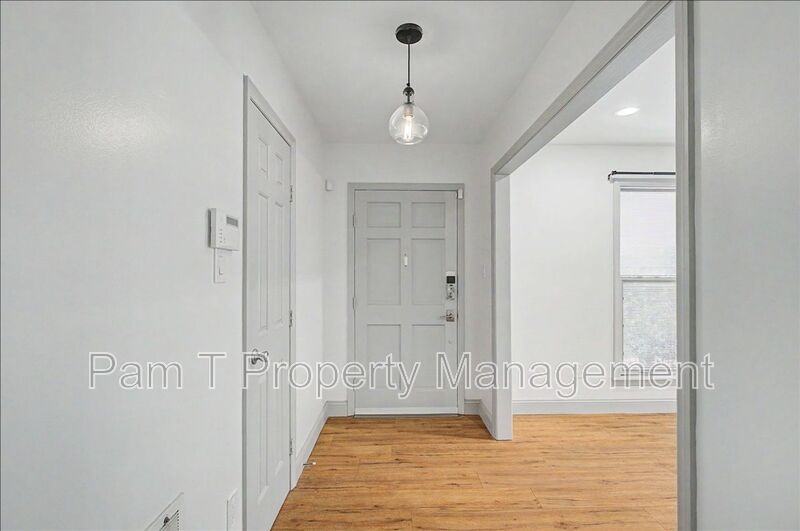 211 Hillary Rd - Photo 5 of 33