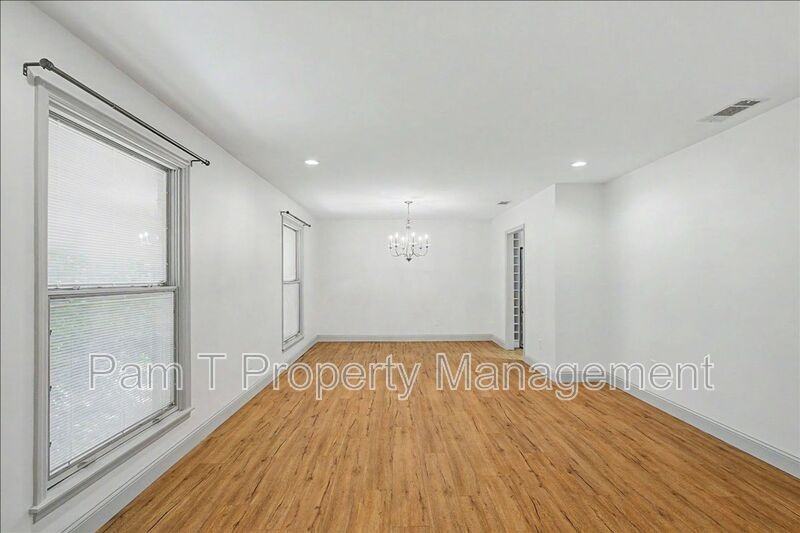 211 Hillary Rd - Photo 6 of 33