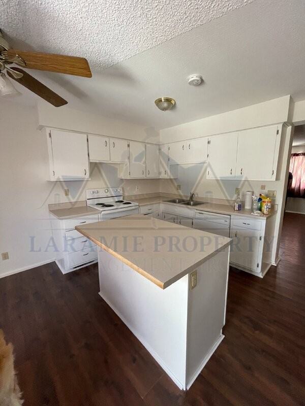 1370 N 18th St - Photo 5 of 12