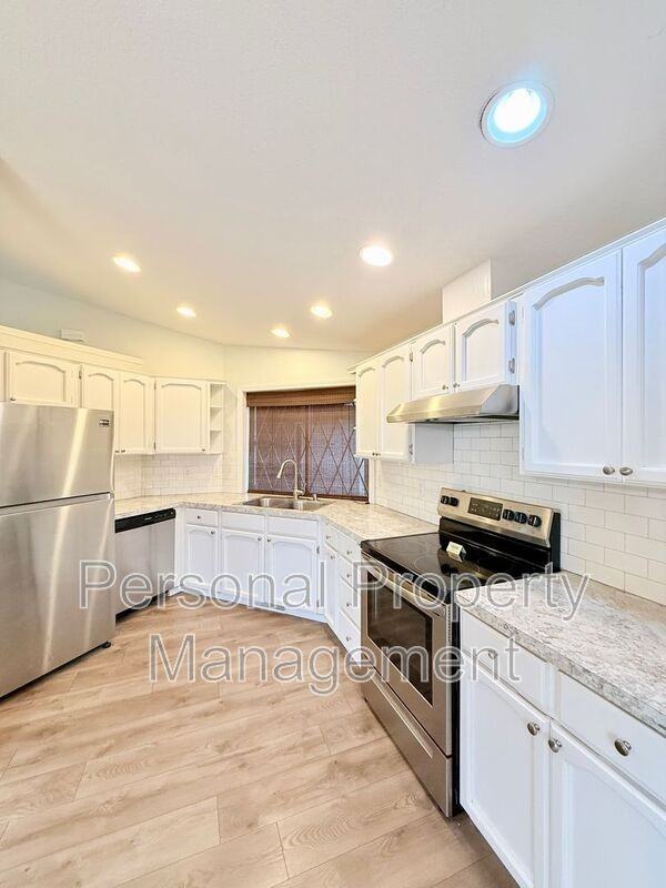 10411 Ne 66th St - Photo 6 of 22