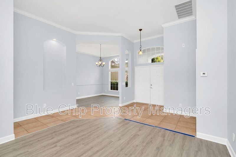 10074 Iverson Dr - Photo 5 of 36