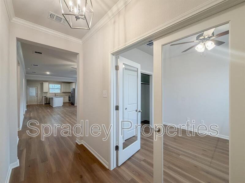 8112 Pineridge Way - Photo 3 of 25