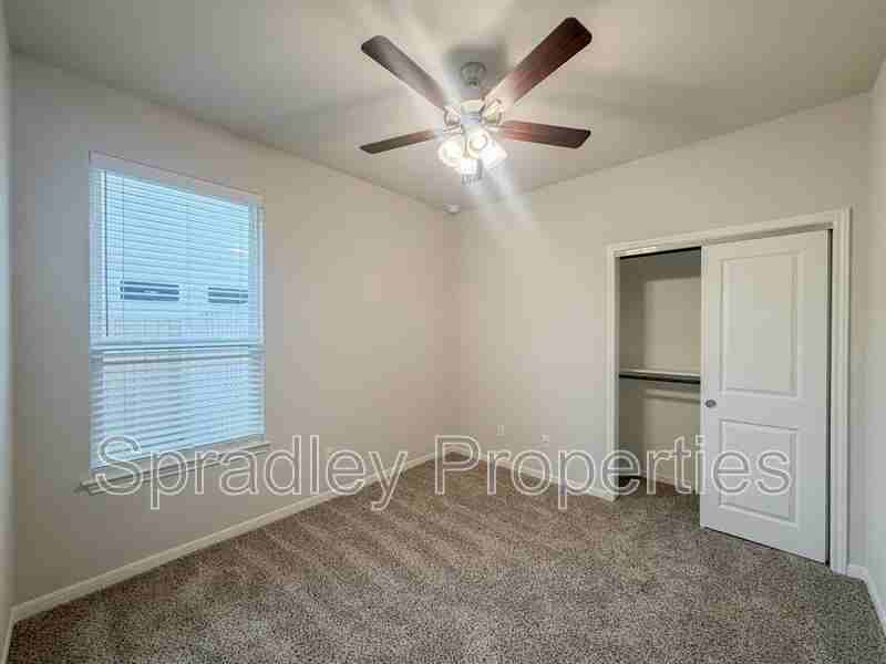 8112 Pineridge Way - Photo 7 of 25