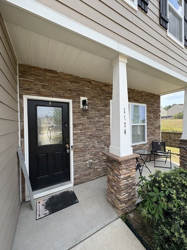 1174 Primrose Dr - Photo 2 of 20