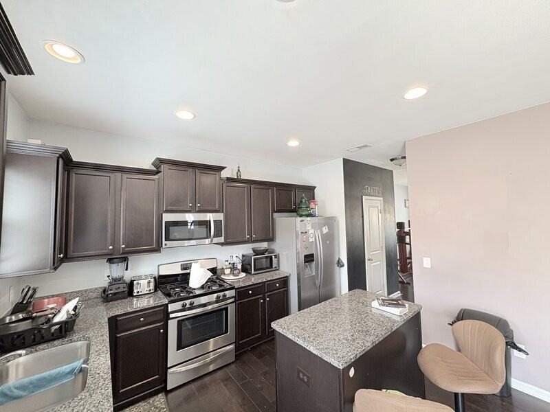 1174 Primrose Dr - Photo 3 of 20