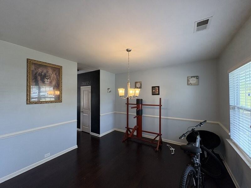 1174 Primrose Dr - Photo 6 of 20