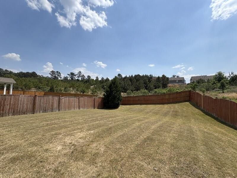 1174 Primrose Dr - Photo 7 of 20