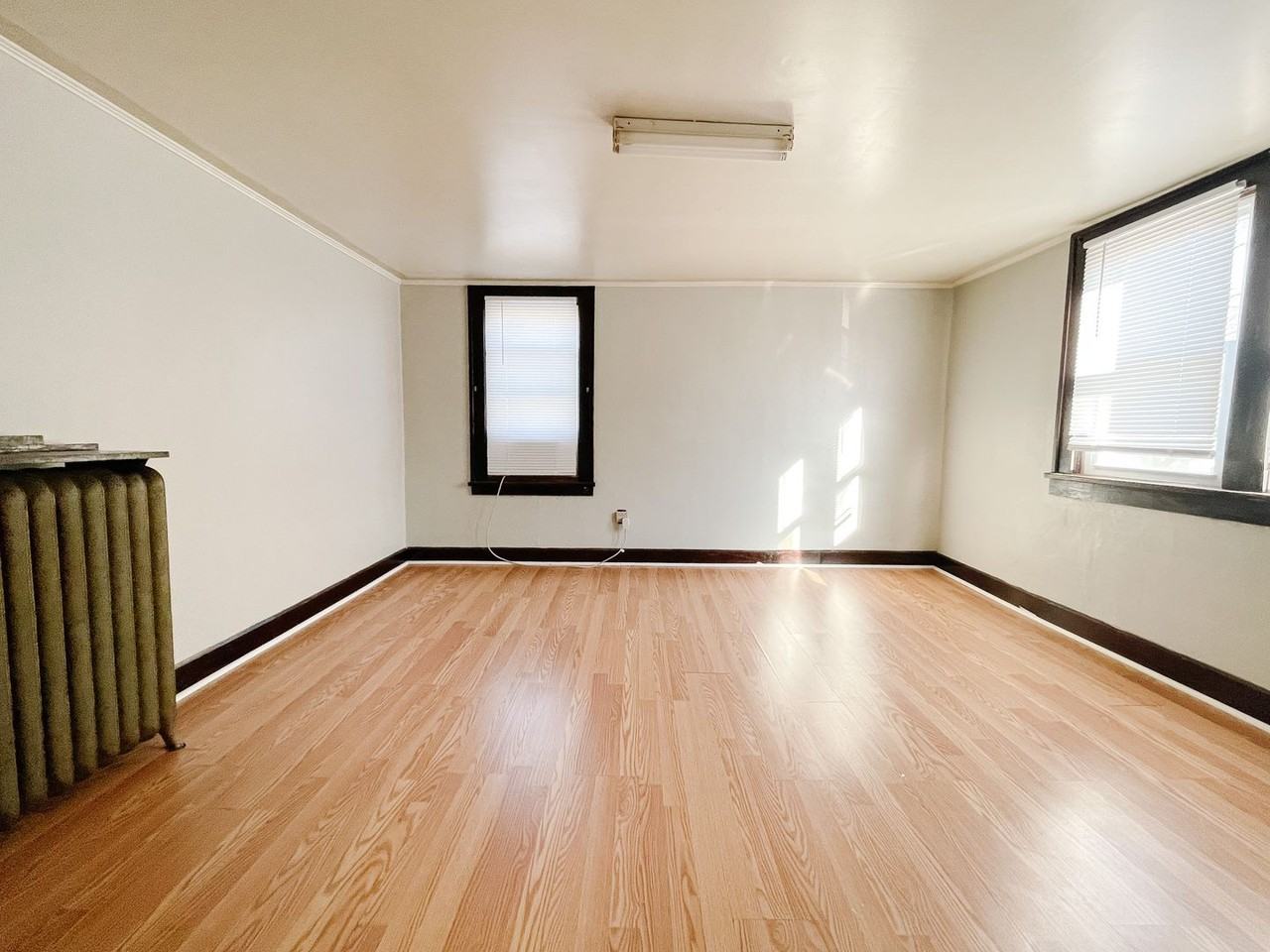 1925 E 5th St #5 - Photo 5 of 15