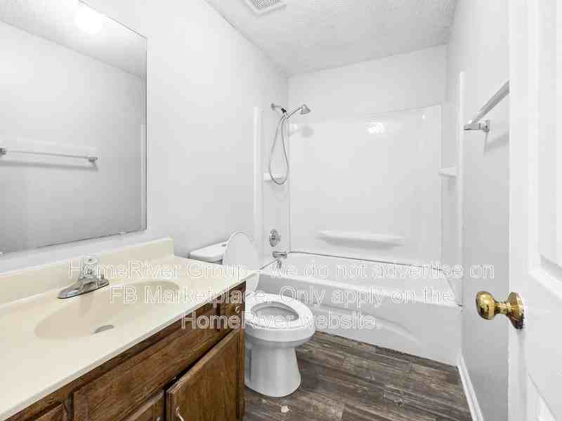 5501 Nw 86th Ct - Photo 6 of 17