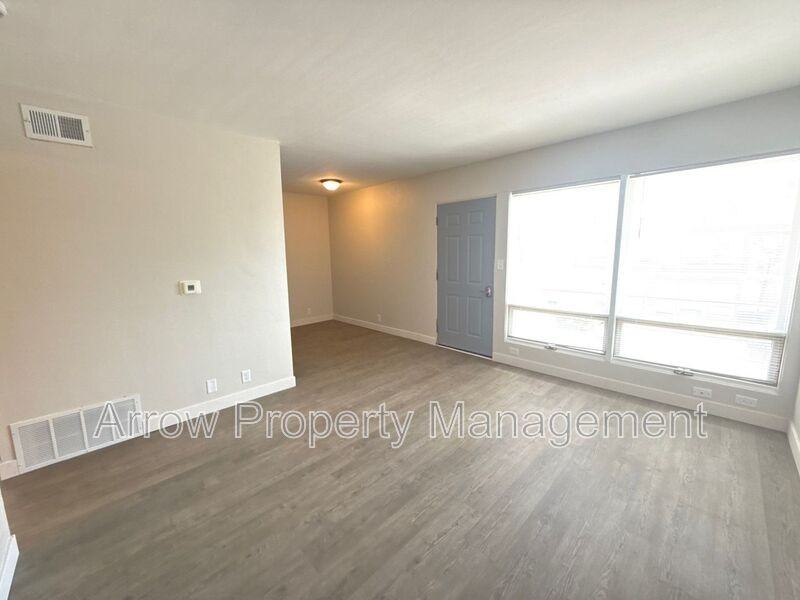 1416 Oakland Rd Ne - Photo 3 of 9