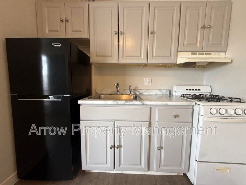 1416 Oakland Rd Ne - Photo 5 of 9