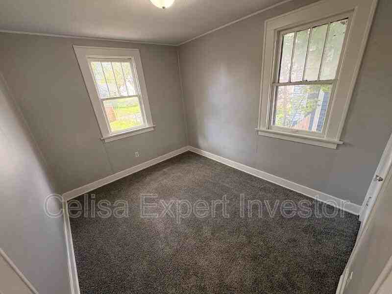 3410 S Anthony Blvd - Photo 6 of 8