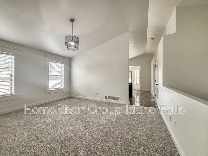 3854 Tradition Ct - Photo 4 of 21