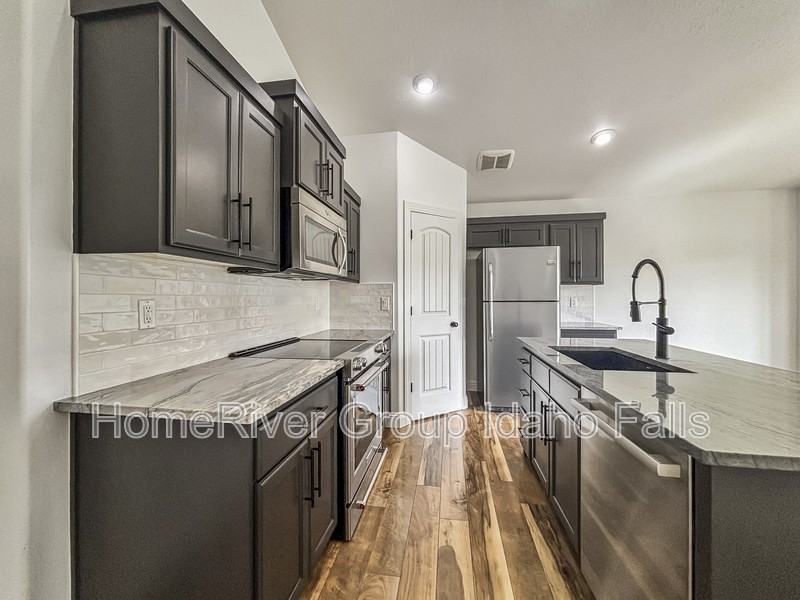 3854 Tradition Ct - Photo 6 of 21