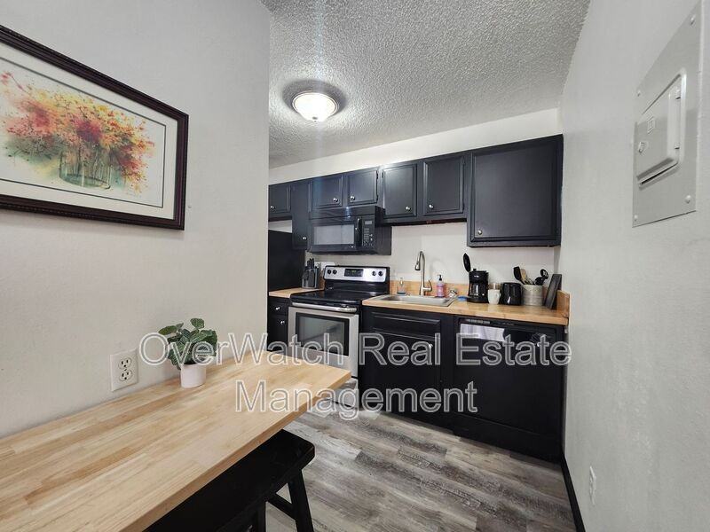 3007 W 33rd Ave #1 - Photo 3 of 7