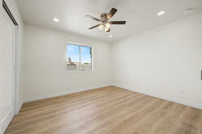 3430 E Poinsettia Dr - Photo 7 of 35