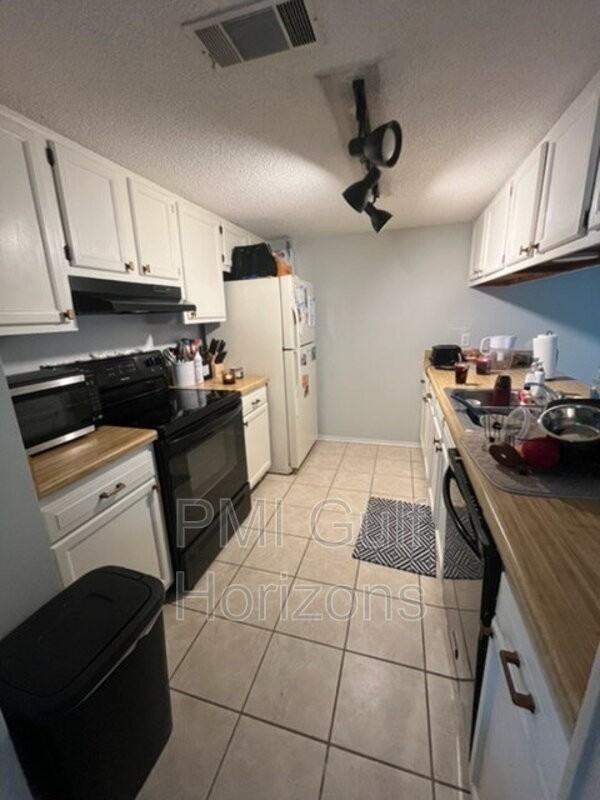 4609 Lennox Pl - Photo 5 of 11