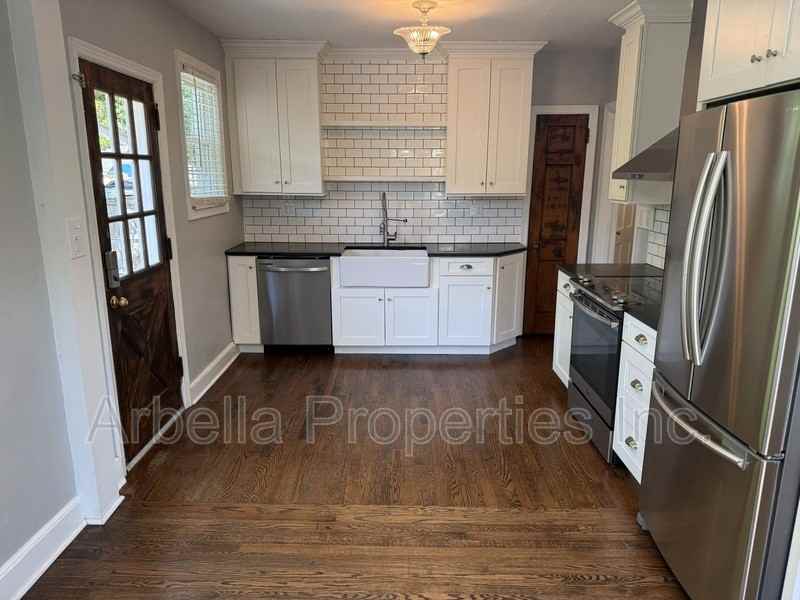 1437 Valley St - Photo 6 of 30