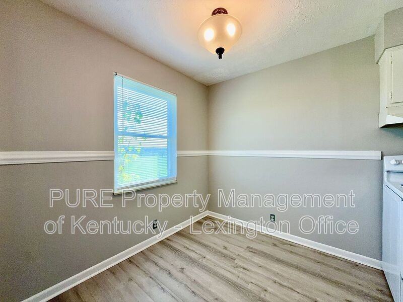 1517 Steadmantown Ln #4 - Photo 5 of 17